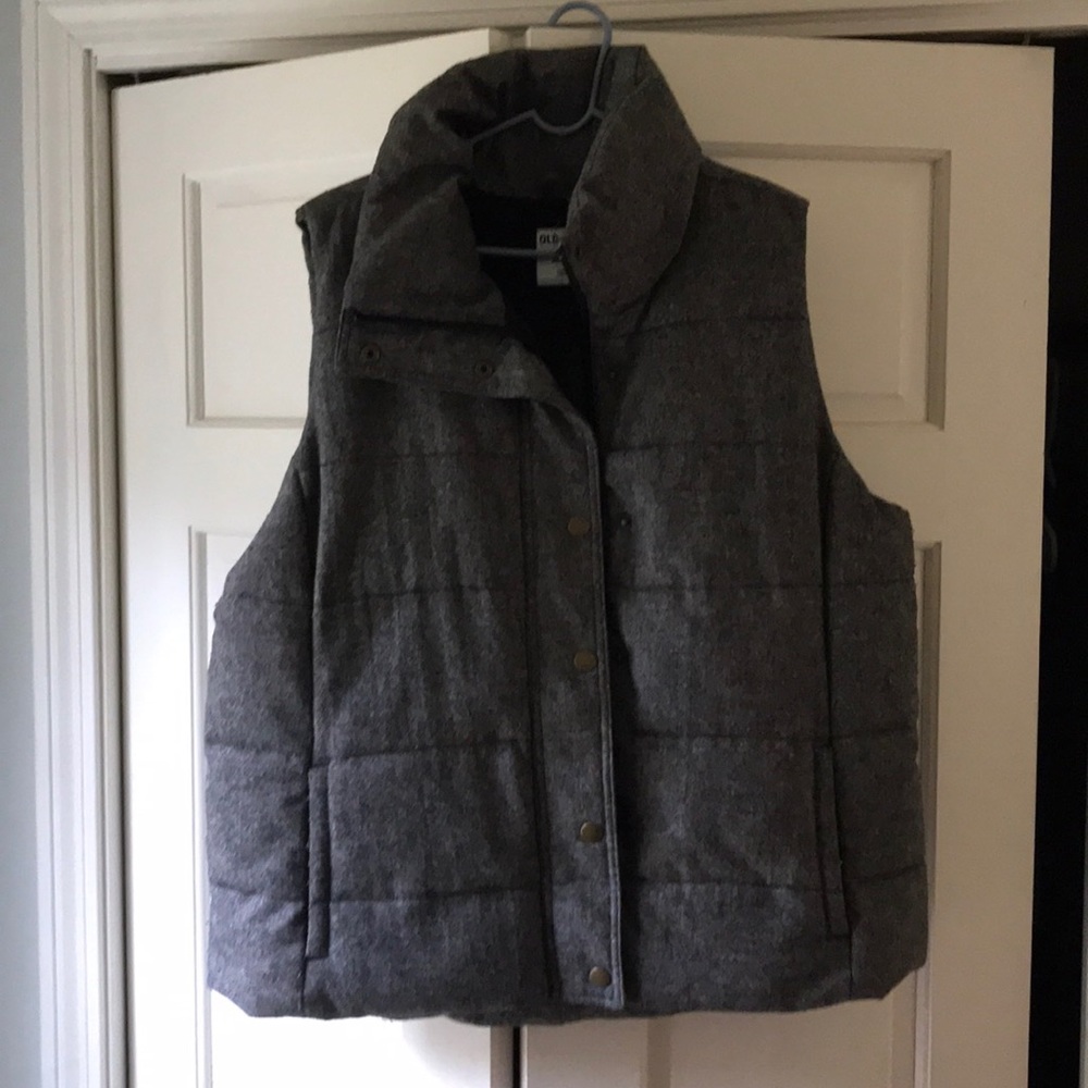 Old Navy Puffer Vest
